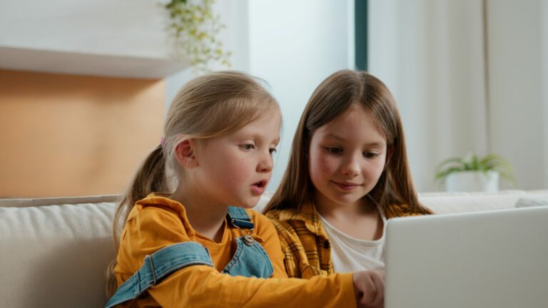 So lernen Kinder 2026 spielend Fremdsprachen